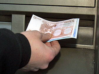 Employers oppose increase in m...